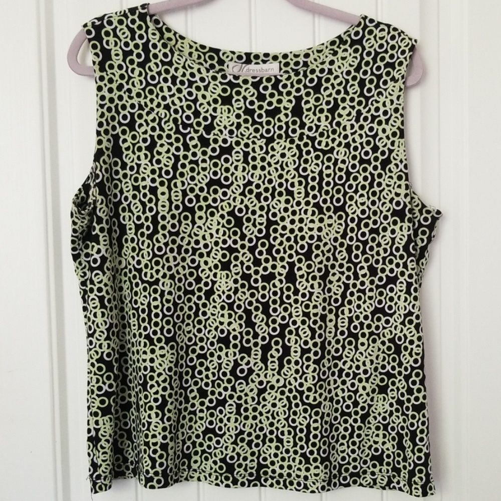 Beautiful sleeveless dress shirt.
